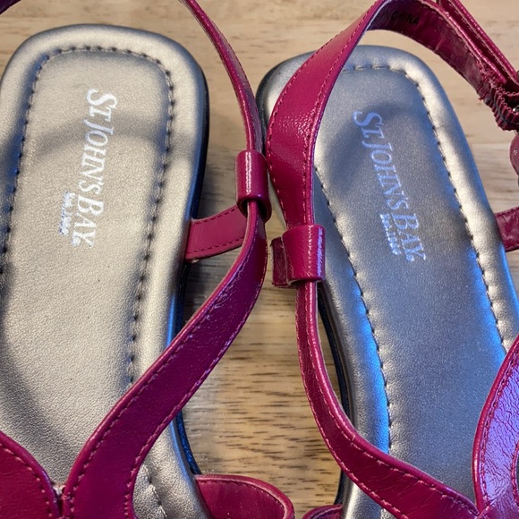 Like new St. John’s Bay sandals - Picture 3 of 5
